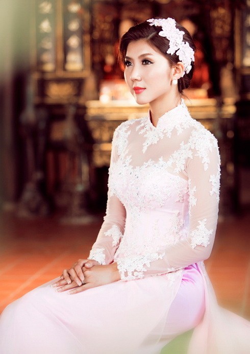 Ngọc Quyên đẹp như trong tranh với áo dài cưới - 10