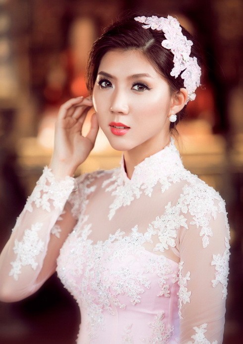 Ngọc Quyên đẹp như trong tranh với áo dài cưới - 11