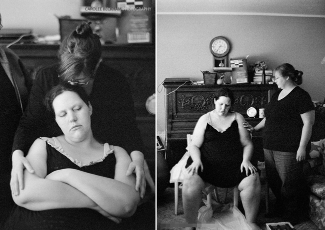 Chia sẻ về bộ ảnh này, nhiếp ảnh gia Carolee Beckham nói: 'Tôi rất khâm phục bà mẹ nặng trên 100kg này vì đã quyết định đẻ thường đón đứa con thứ 2. Đặc biệt là cô ấy lại đẻ thường tại nhà. May mắn là ca sinh nở đã thành công trọn vẹn.'
