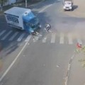 Clip Eva - Video: Thoát chết thần kỳ trong tai nạn giữa ngã tư