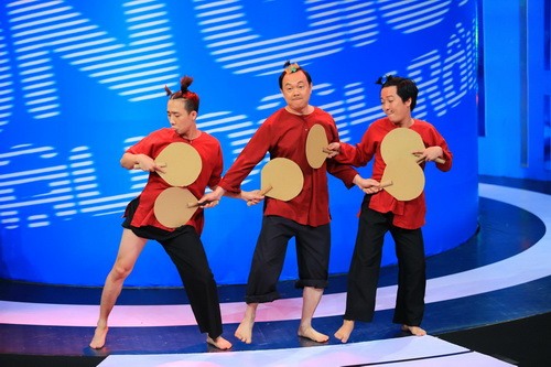 Chí Tài, Trấn Thành đọ bụng 6 múi quot;giả tạoquot; - 10