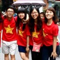 Tin tức - Cô gái nói tiếng Anh như gió dạy bạn quốc tế 'Xin chào'
