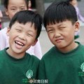Tin tức - Kỳ lạ trường tiểu học có tới 32 cặp song sinh