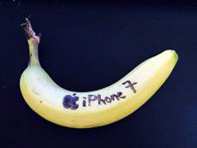 Ảnh chế hài hước về độ cong của iPhone 6 - 10