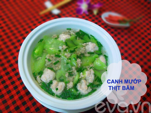 Bữa cơm ngon với tôm rang muối, canh mướp - 3