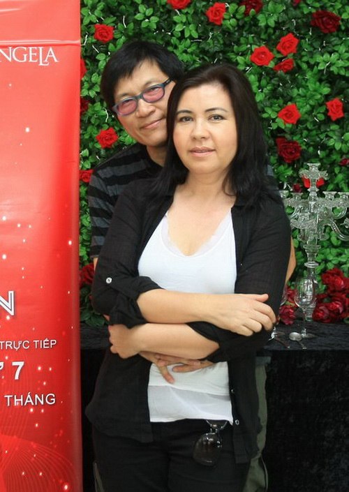 quot;Ghen tịquot; vợ chồng Phương Thảo - Ngọc Lễ ôm nhau - 5