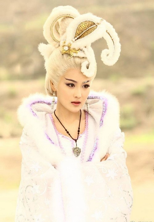 Trương Hinh Dư bị quot;ném đáquot; khi đóng vai Đát Kỷ - 6