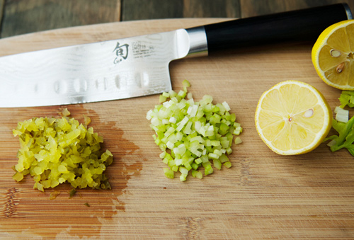 Bánh mì kẹp cá ngừ đóng hộp đơn giản, dễ ăn - 2