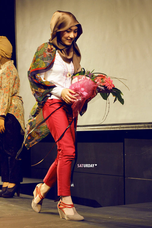 Cô gái Hồi giáo quot;nổi như cồnquot; vì mặc đẹp - 6