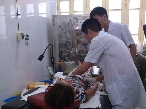 18 y, bác sĩ bị phơi nhiễm HIV được nghỉ 20 ngày để điều trị - 2