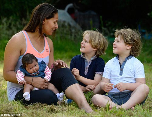 Ảnh bụng phệ của mẹ sau sinh quot;lan truyền nhanh như virusquot; - 7