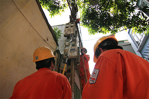 Xem EVN Hà Nội ghi số điện bằng gậy chụp ảnh - 11