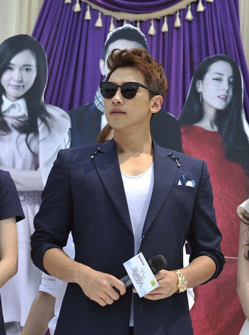 Bi Rain được khen vì cử chỉ lịch sự bên Đường Yên - 3