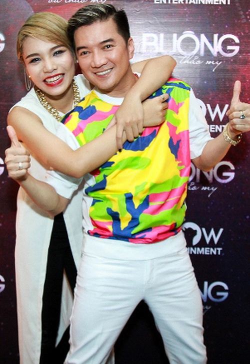 quot;Bạn gái tin đồnquot; của Sơn Tùng gợi cảm mừng Vũ Thảo My - 1