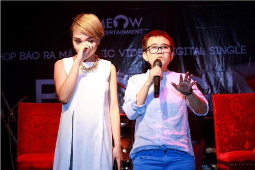 quot;Bạn gái tin đồnquot; của Sơn Tùng gợi cảm mừng Vũ Thảo My - 8