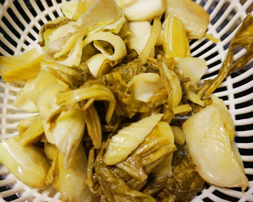 Bao tử cá ba sa xào dưa cải chua trôi cơm - 3