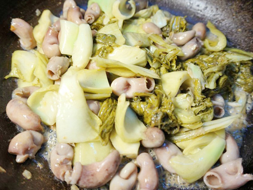 Bao tử cá ba sa xào dưa cải chua trôi cơm - 6