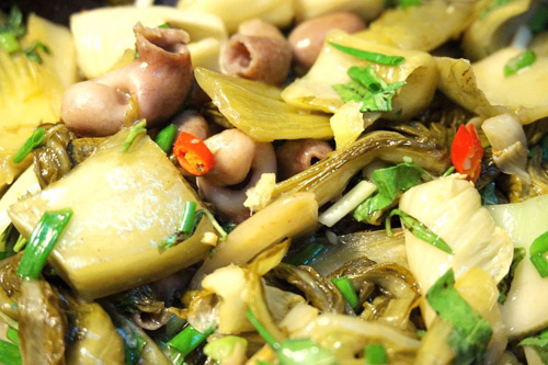 Bao tử cá ba sa xào dưa cải chua trôi cơm - 7