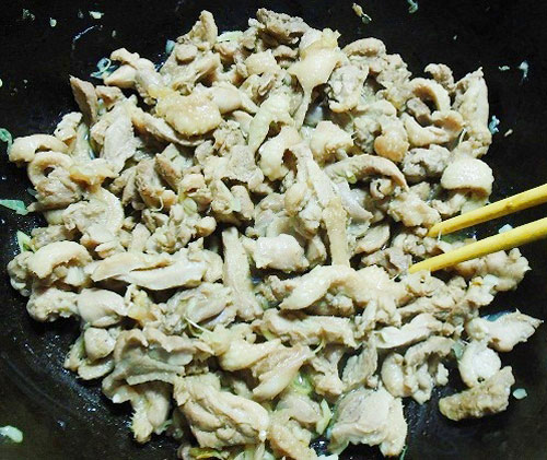 Thịt vịt xào sả ớt đậm đà, ngon cơm - 6