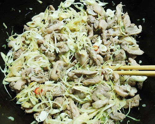 Thịt vịt xào sả ớt đậm đà, ngon cơm - 7