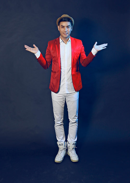 A Tuân lột xác sau thời gian quot;ở ẩnquot; - 1