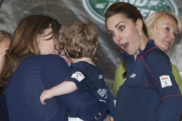 Công nương Kate trẻ đẹp hơn hậu sinh tiểu Công chúa - 3