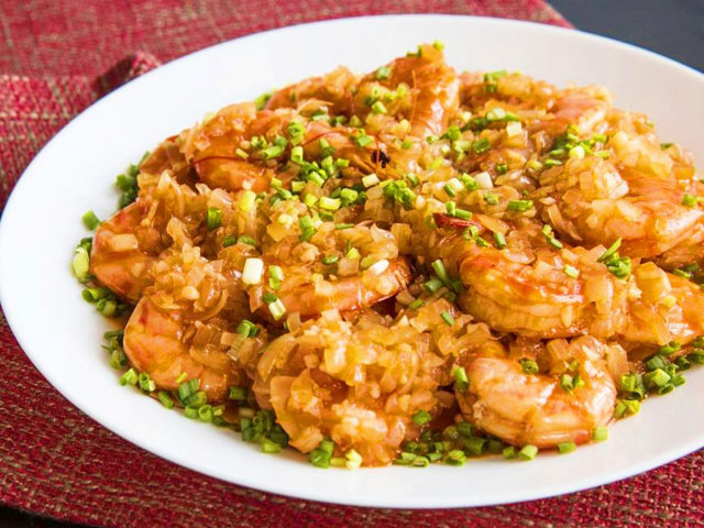 Mát trời làm tôm sốt tỏi chua cay - 10