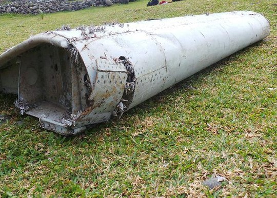 Con số bí ẩn trên mảnh vỡ nghi của MH370 - 2