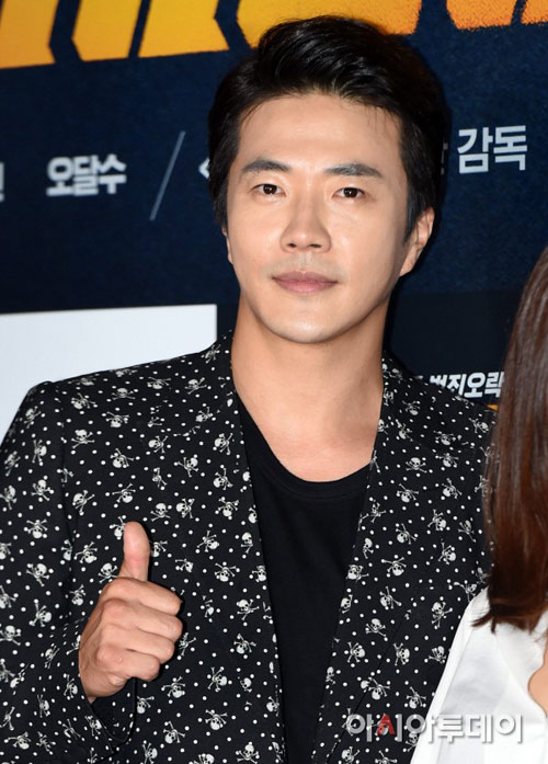 Kim Ha Neul lộ mặt tròn trịa vì tăng cân - 4