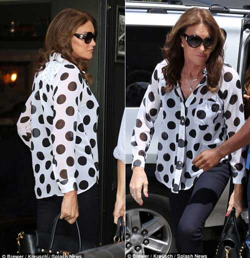 Hoàng tử bé vui chơi cùng bà ngoại bên bờ biển - 11