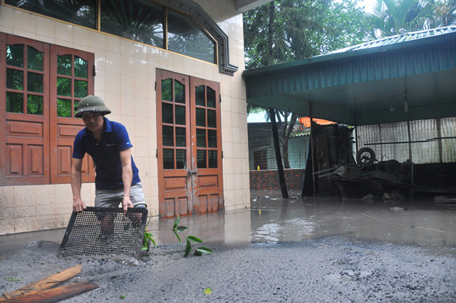 quot;Chưa bao giờ thấy trận #039;đại hồng thủy#039; nào kinh hoàng đến thếquot; - 12