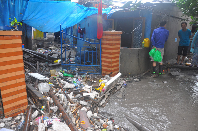 quot;Chưa bao giờ thấy trận #039;đại hồng thủy#039; nào kinh hoàng đến thếquot; - 13