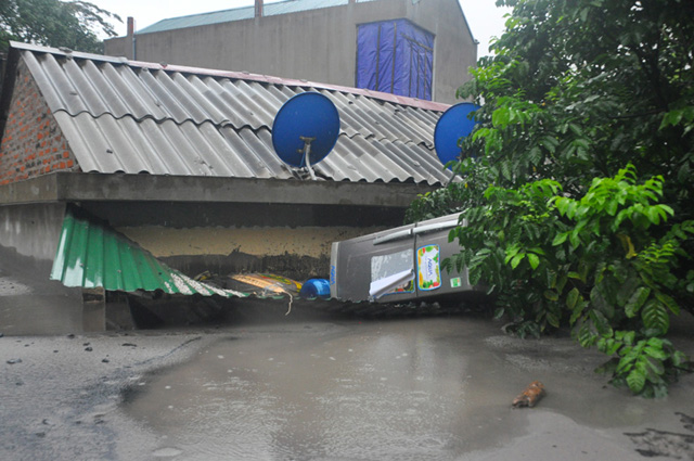 quot;Chưa bao giờ thấy trận #039;đại hồng thủy#039; nào kinh hoàng đến thếquot; - 4