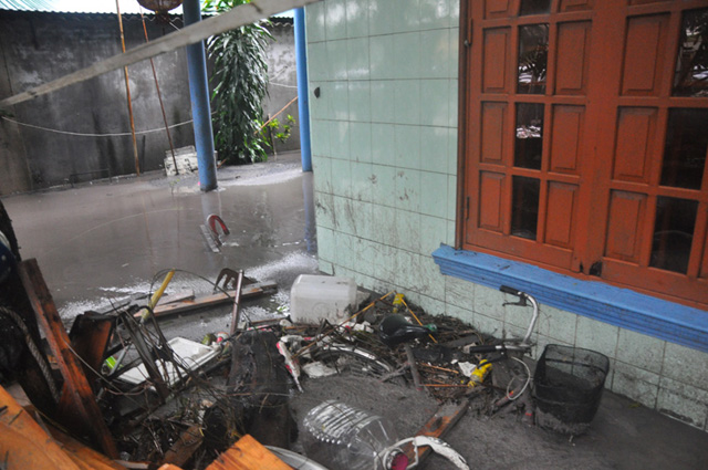 quot;Chưa bao giờ thấy trận #039;đại hồng thủy#039; nào kinh hoàng đến thếquot; - 10