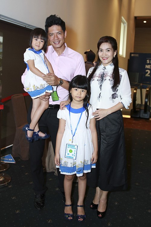 Con gái Trương Ngọc Ánh xinh xắn bên quot;công chúaquot; nhà Bình Minh - 3