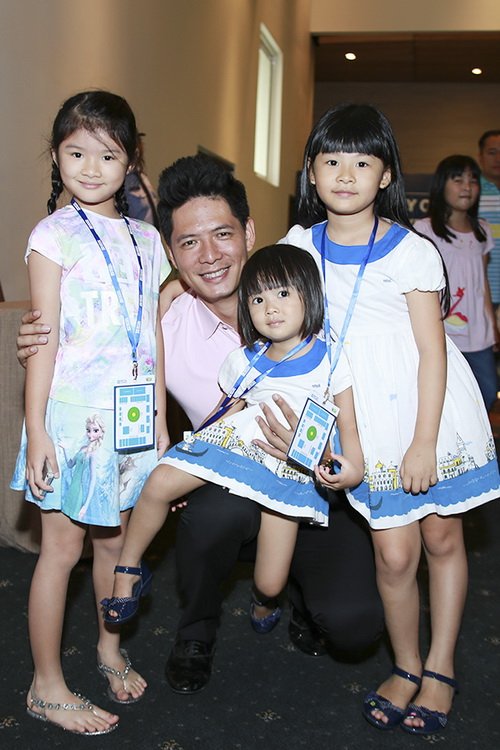 Con gái Trương Ngọc Ánh xinh xắn bên quot;công chúaquot; nhà Bình Minh - 2