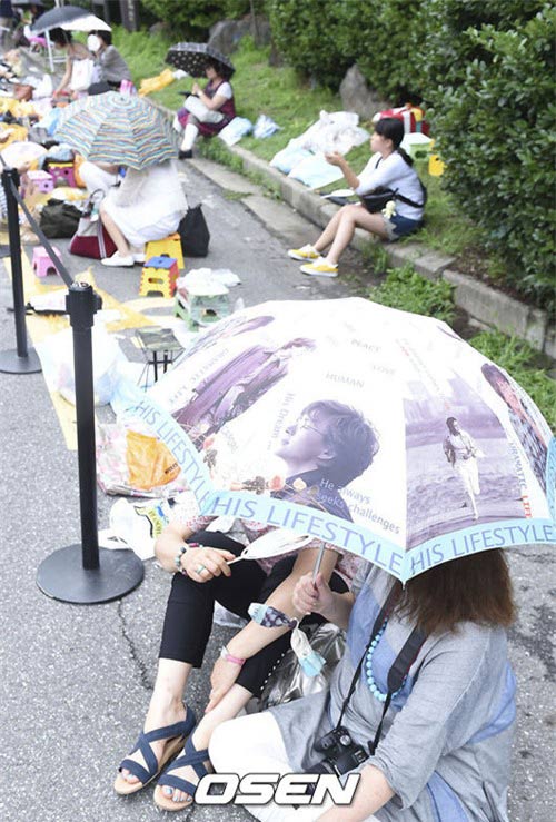 Tài tử Bae Yong Joon chi tiền tỷ cho đám cưới - 2