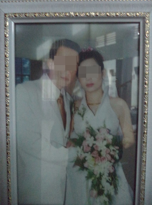 Chồng cuồng ghen dùng dao “trị tội” vợ - 1