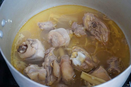Gà hầm sả đậm đà ngày mưa - 4