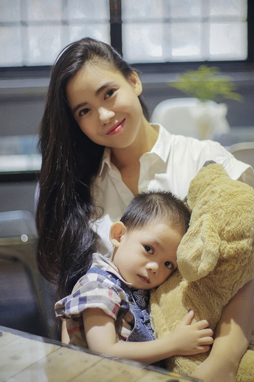 Ảo Ngọc, bà mẹ xinh đẹp coi chăm con như chăm quot;Câyquot; - 7