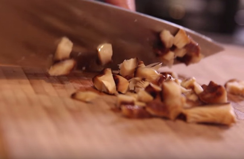 Bữa sáng nhanh gọn với bún gạo trộn thịt băm - 2