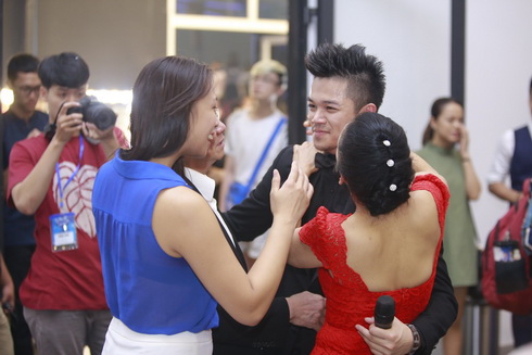 Vợ Thanh Bùi quot;giấu bụngquot; sau thông tin mang bầu 5 tháng - 10