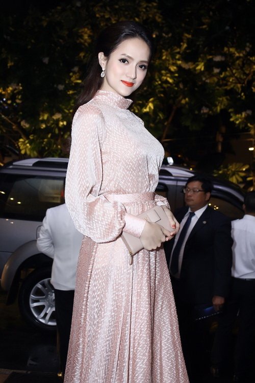 Sao Việt đồng loạt trang điểm theo xu hướng thu đông 2015 - 1