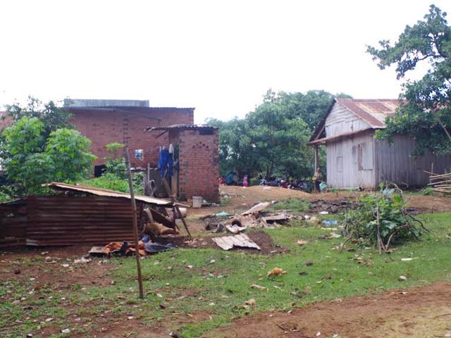 Mẹ nhẫn tâm bỏ con 1 tháng tuổi xuống suối gây tử vong - 1