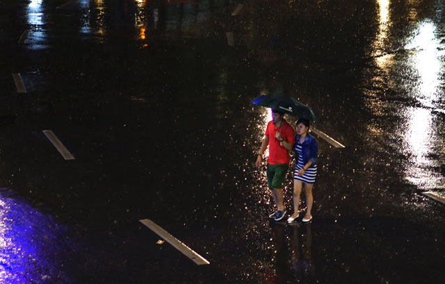 Hà Nội những đêm mưa tháng 8 - 4