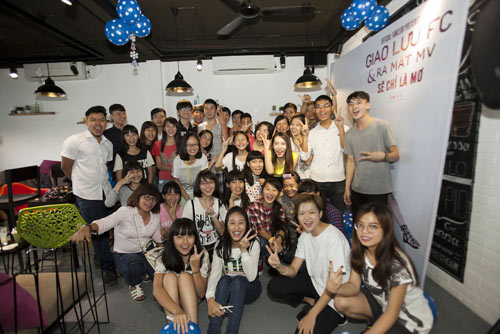 Ca sĩ Emily gây bất ngờ khi quyết định Nam tiến - 3