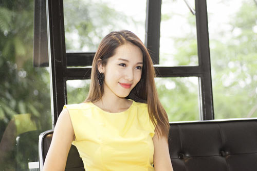 Ca sĩ Emily gây bất ngờ khi quyết định Nam tiến - 7