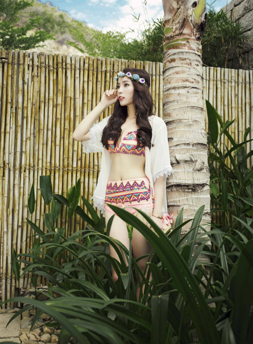 HH Kỳ Duyên da trắng mịn, eo thon, chân dài miên man - 1