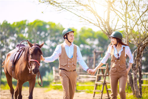 Chuyện tình đầy màu sắc của cặp đôi cùng tuổi Ngọ - 1