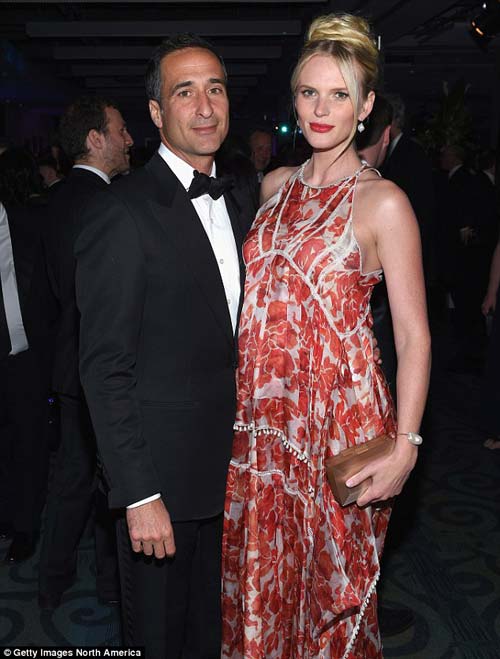 Siêu mẫu 8x lấy lại vóc dáng ngay sau sinh 5 tuần - 7